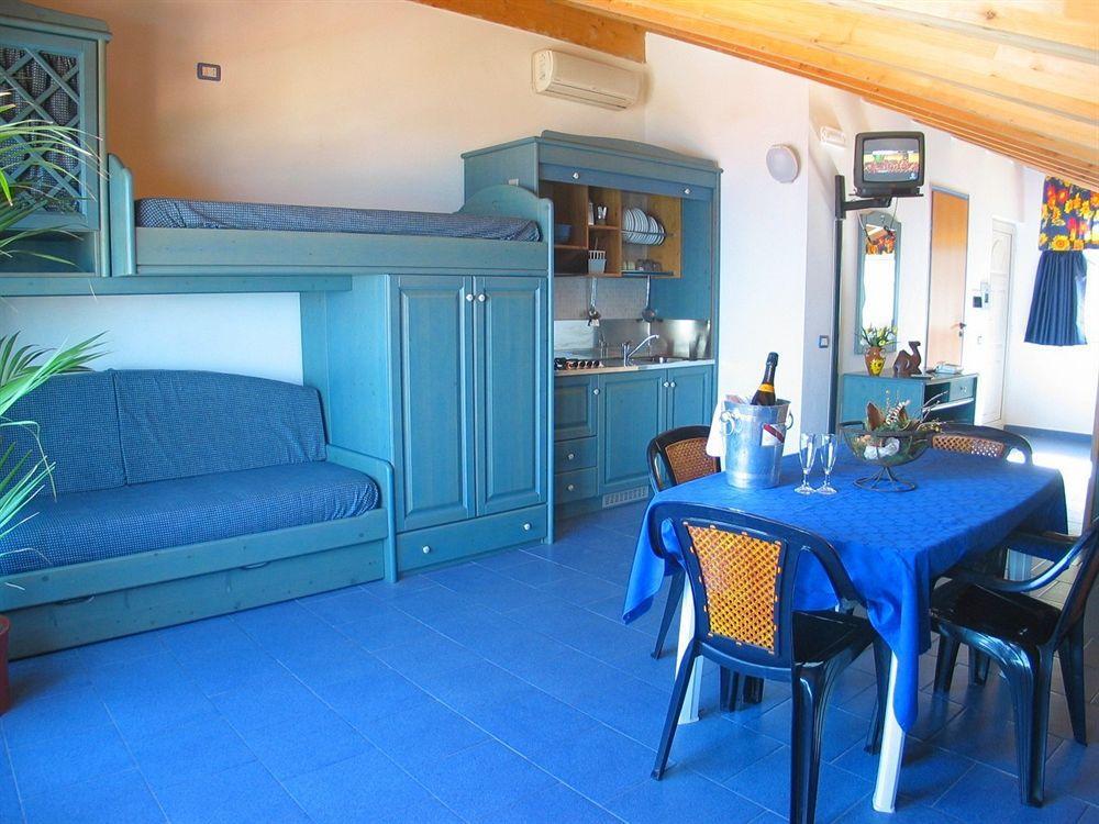 Oasi Azzurra Aparthotel Messina Exterior photo