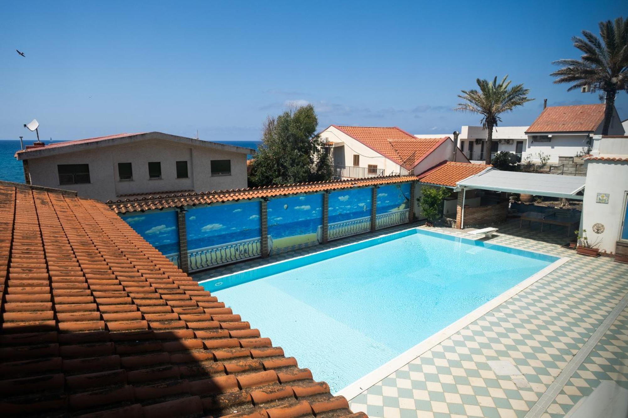 Oasi Azzurra Aparthotel Messina Exterior photo