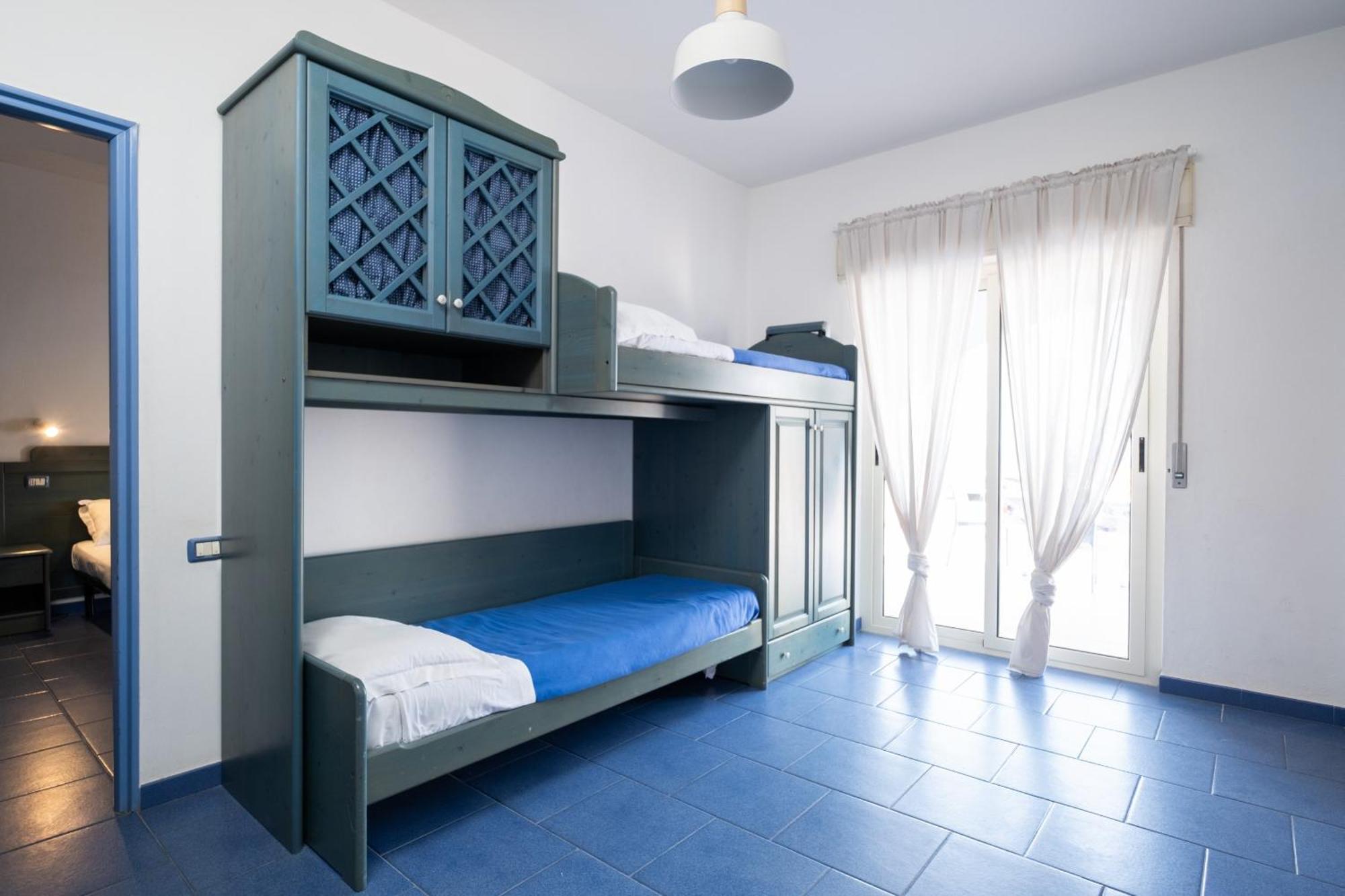 Oasi Azzurra Aparthotel Messina Exterior photo