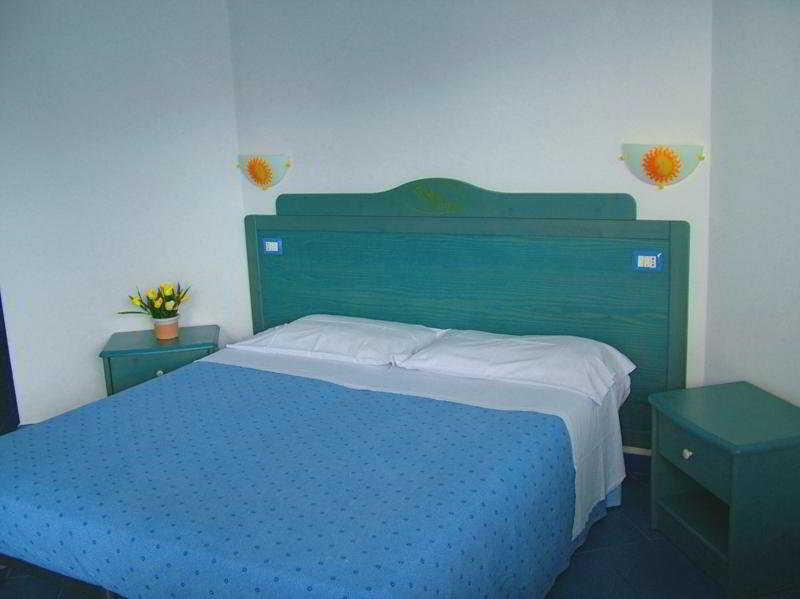 Oasi Azzurra Aparthotel Messina Exterior photo